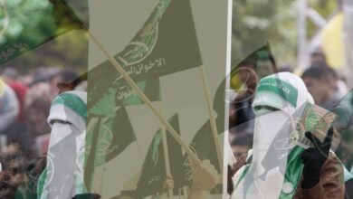 في ضربة سياسية غير متوقعة، تحول كتاب "متآمرو الشر" للكاتب السوري-الفرنسي عمر يوسف سليمان، لأزمة حقيقية لحركة فرنسا الأبية "يسار".