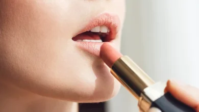 مستحضرات التجميل بين الجاذبية والمخاطر الصحية
