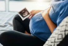 من رحم الأم إلى حياة البالغين.. كيف يؤثر ضغط الحمل على القلق؟