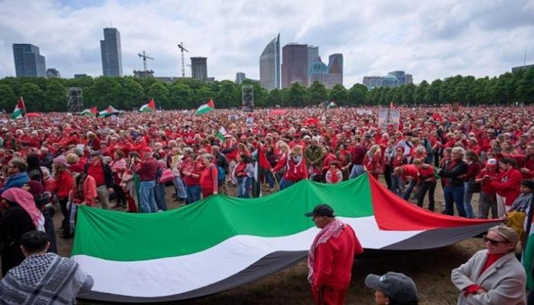250 ألف صوت في الشوارع.. الهولنديون يرفعون شعار «أوقفوا الحرب الآن»
