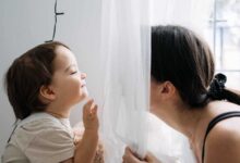 العلاقة العاطفية بين الأم وطفلها تشكل خط الدفاع الأول ضد السمنة المراهقة