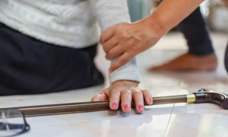 بعد الـ65.. مهارة السقوط قد تكون مفتاح النجاة من الكسور والإصابات