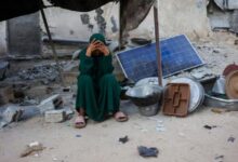 حصيلة القصف الإسرائيلي على غزة تتصاعد.. ومأزق سياسي يطوق حماس