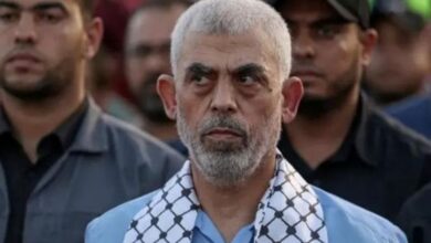 ما وراء الفيديو؟.. إسرائيل تستخدم لقطات السنوار لتوجيه رسائل سياسية