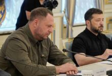 استقالات وتفتيشات.. الرئيس الأوكراني يواجه فضائح الفساد المباشرة