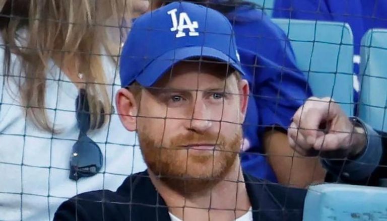 الأمير هاري يعتذر لكندا بعد جدل أثارته قبعة مثيرة للجدل