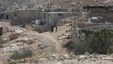 الاحتلال يخنق الحياة في أم الخير.. هدم وقطع للمياه والكهرباء