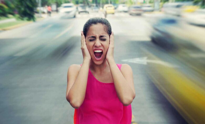 الضوضاء والزحام والخطر النفسي.. كيف تؤثر المدن على صحتنا العقلية؟