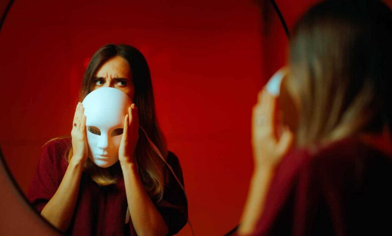 النرجسية تحت المجهر.. حدود العلاج وإمكانات التغيير الذاتي