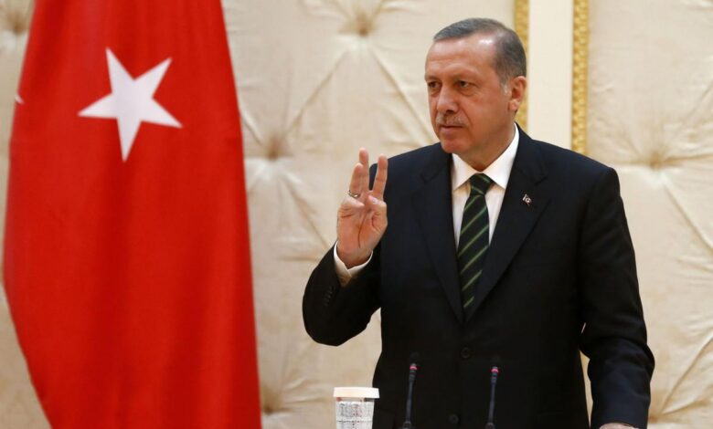 انفتاح تركي جديد على الأكراد.. أردوغان يلوّح بتمكين أوجلان من مخاطبة البرلمان