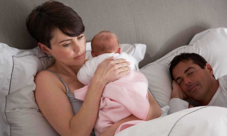 بين الأسطورة والعلم.. هل يتجاهل الرجال بكاء الأطفال فعلاً؟