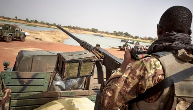 تمدد الجماعات المسلحة يضع مالي في اختبار صعب للوحدة الوطنية