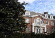 خطوة مفاجئة من واشنطن.. ضوء أخضر لعودة السفارة السورية بعد أكثر من عقد