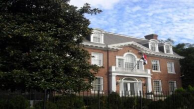 خطوة مفاجئة من واشنطن.. ضوء أخضر لعودة السفارة السورية بعد أكثر من عقد