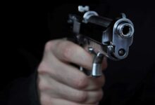 مأساة الزفاف تتحول إلى معركة.. جار غاضب يثير الفوضى