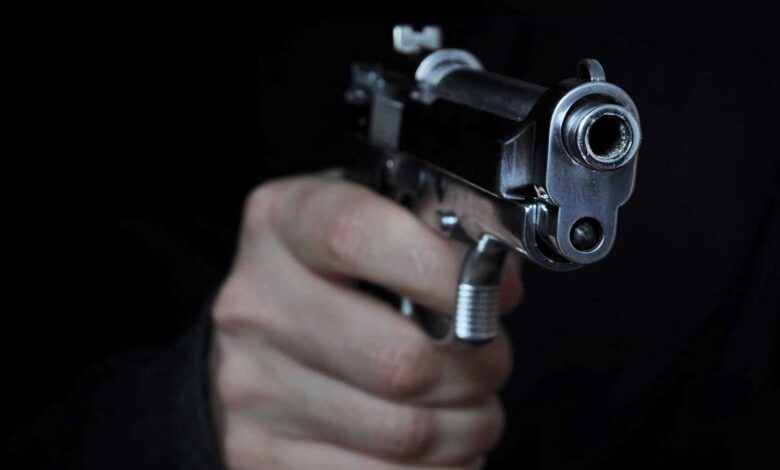 مأساة الزفاف تتحول إلى معركة.. جار غاضب يثير الفوضى