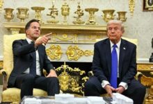 من العطايا إلى العبارات المعسولة.. منهج كامل للتأثير على ترامب وراء الستار