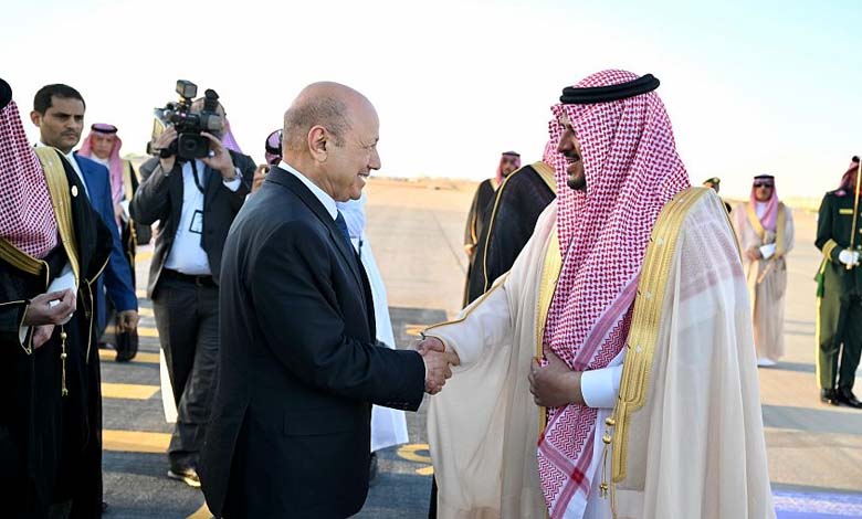 العليمي في الرياض لاحتواء التوتر وتفادي التصعيد في حضرموت