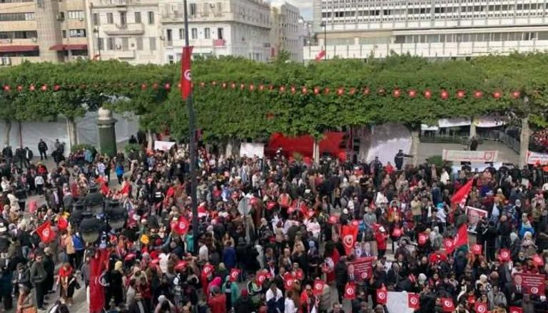 بعد سنوات على الثورة.. الشارع التونسي يطالب بعدم إفلات الإخوان من المحاسبة