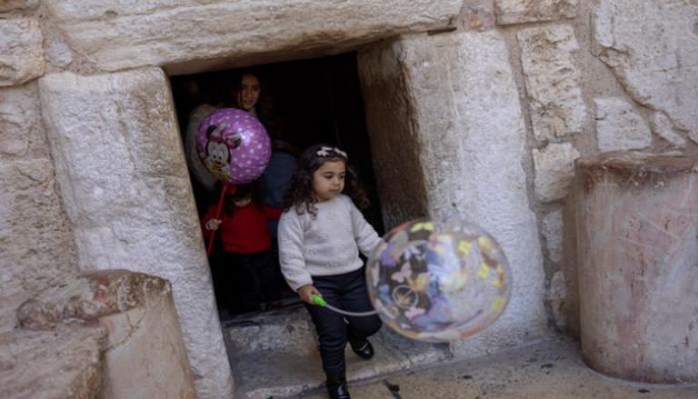 بعد عامين من حرب غزة.. بيت لحم تستقبل الكريسماس بالأمل (صور)
