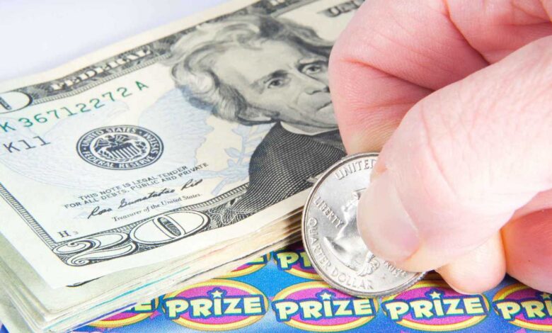 تذكرة يانصيب مهملة تقود رجلاً إلى ثروة مذهلة