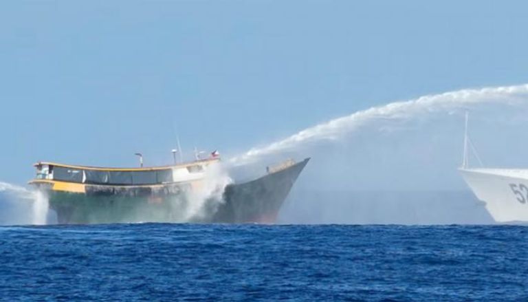 تصعيد بحري جديد: مدافع المياه تُسفر عن إصابات فلبينية