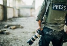 جدل واسع يثار في ملف دمشق بين مقتضيات الصحافة وحقوق المعتقلين