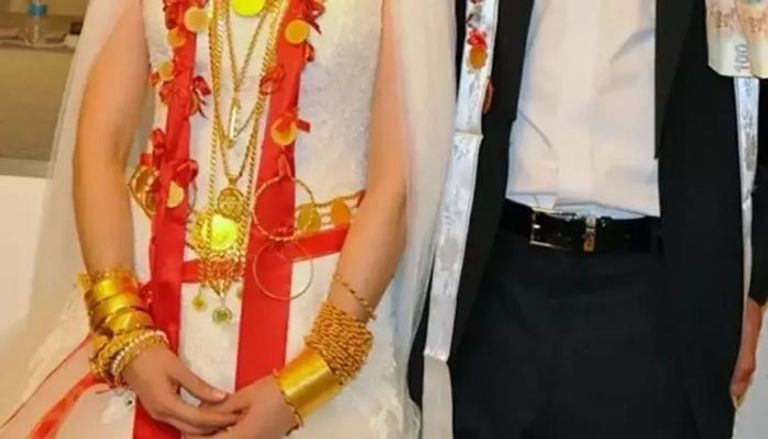 حادثة تهز تركيا.. عروس تهرب بالذهب والنقود والأب ينهي حياته صدمةً