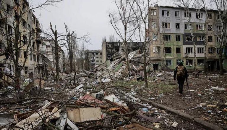 روسيا تكثف هجماتها: تدمير مستودع صواريخ وشلل كهربائي في أوكرانيا