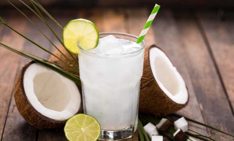 من الماء إلى العصائر الطبيعية.. مشروبات تقلل حصوات الكلى