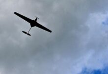 هجوم بطائرة مسيّرة يستهدف معسكراً أمنياً في صبراتة الليبية