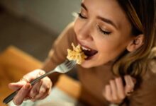 الوجبات الخفيفة بين الاعتدال والخطر: ما يجب معرفته