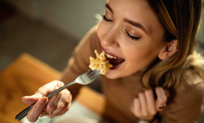 الوجبات الخفيفة بين الاعتدال والخطر: ما يجب معرفته