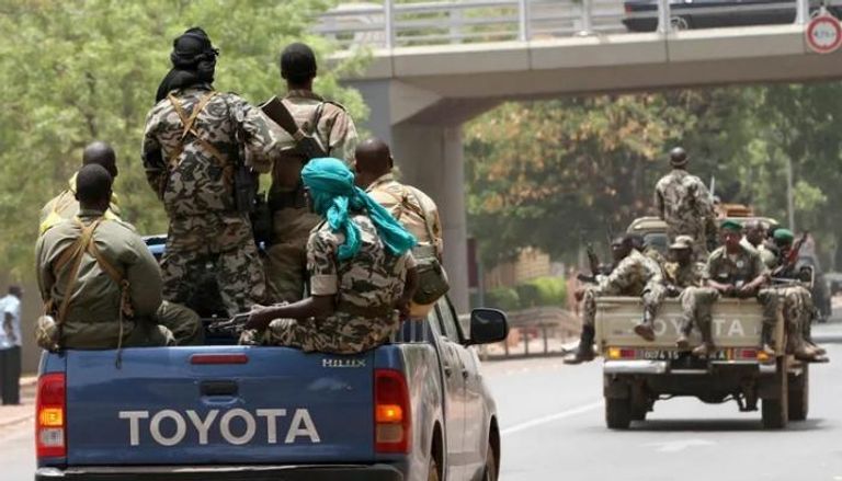 تحوّل في تكتيكات الإرهاب بغرب أفريقيا.. استراتيجية تدمير الجسور