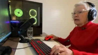 حب بلا حدود.. جدة تتحول إلى نجمة يوتيوب دعمًا لحفيدها المصاب بالسرطان (فيديو)