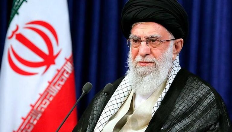 خيارات خامنئي تضيق.. تنازلات أم سقوط؟
