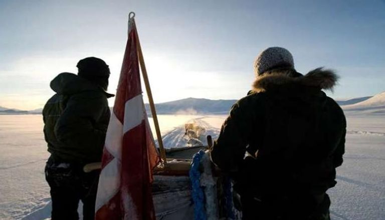 زلاجات تسبق الجيوش: كيف يحرس حراس الجليد غرينلاند؟