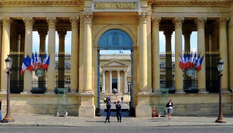 فرنسا بين الضغوط الأوروبية والقرار الوطني.. هل يحظر الإخوان قريبًا؟