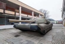 من الدبابات الوهمية إلى الجمال العسكرية.. أسرار أسلحة روسيا الغريبة