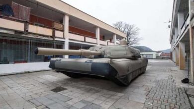 من الدبابات الوهمية إلى الجمال العسكرية.. أسرار أسلحة روسيا الغريبة