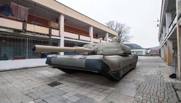 من الدبابات الوهمية إلى الجمال العسكرية.. أسرار أسلحة روسيا الغريبة