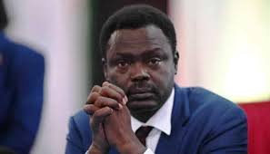 مناوي خارج المعادلة: انعكاسات العزل على استقرار السلطة السودانية