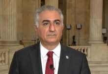 ولي عهد إيران السابق يعلن استعداده لقيادة مرحلة انتقالية