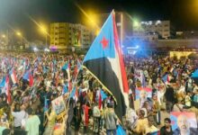 آلاف المحتشدين في عدن يرفضون إقصاء المجلس الانتقالي