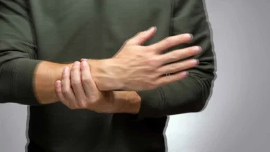 ارتعاش العضلات.. متى يكون طبيعيا ومتى يصبح مقلقا؟