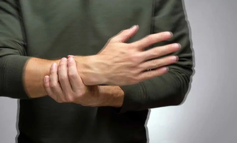 ارتعاش العضلات.. متى يكون طبيعيا ومتى يصبح مقلقا؟