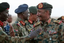 الجيش السوداني والإخوان والكتلة الديمقراطية: صراع النفوذ يهدد استقرار البلاد