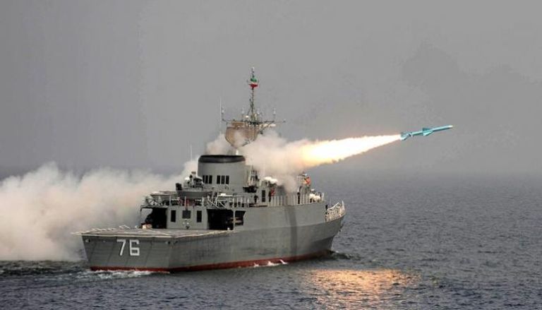 الحرس الثوري يجري تدريبات في مضيق هرمز وسط توترات إقليمية