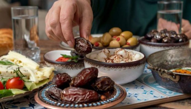 الصيام وأسرار التمثيل الغذائي.. تحول الجسم من استخدام السكر للدهون