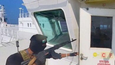 الممر العالمي تحت الضغط.. التوترات الأمنية تنسف خطط عودة الملاحة